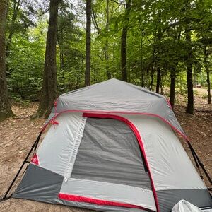 Ozark trail - 4 Person Instant Cabin Tent
